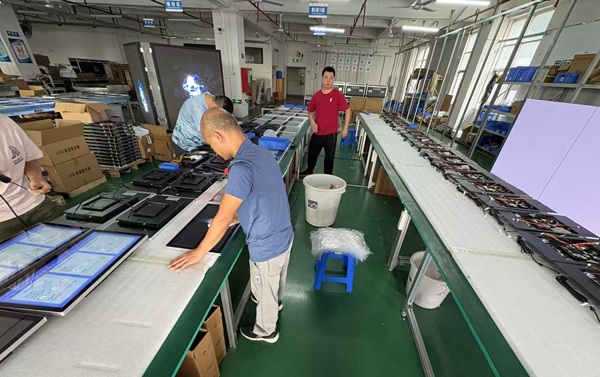 公海7108线路21.5寸广告机助力北京社区治安宣传