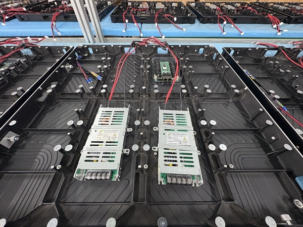 公海7108线路室内P2压铸铝箱体LED显示屏 (3).jpg